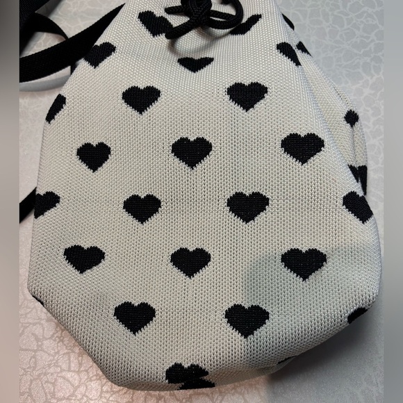 Purse | knit crossbody bucket bag. - Picture 5 of 13